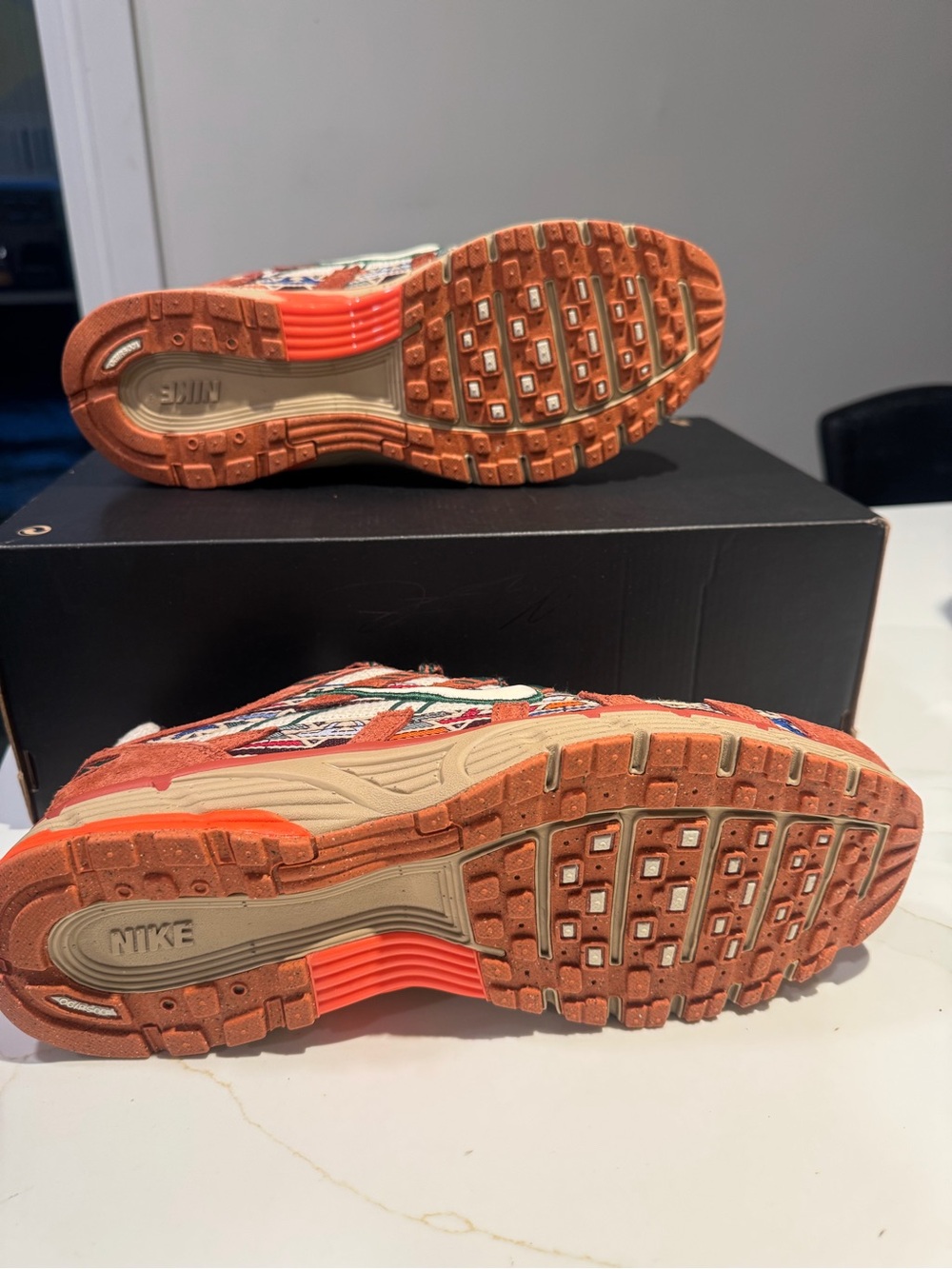 Nike Multicolor Trail Runners with Green Swoosh and Rust Overlays - Picture 5 of 10